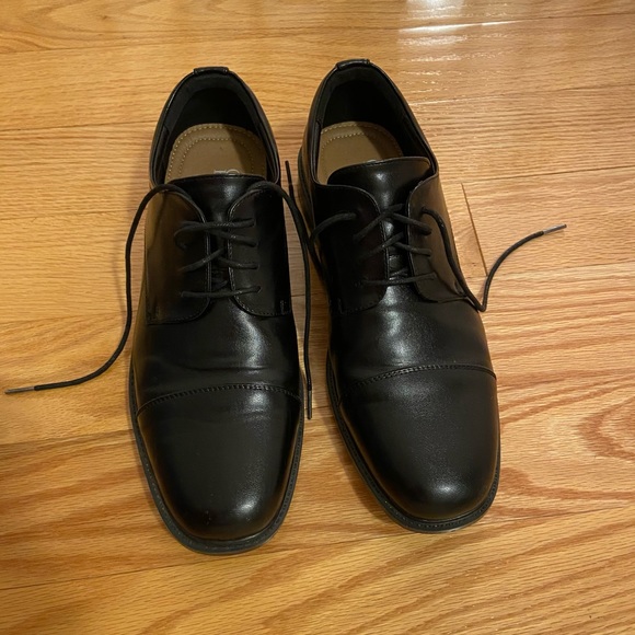 Like New Dress Shoes - Picture 3 of 7